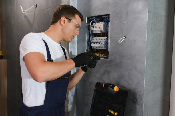  Camanche, IA Electrician Pros
